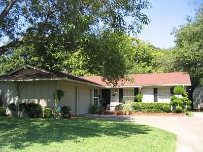 1st image of 618 Bedford Dr