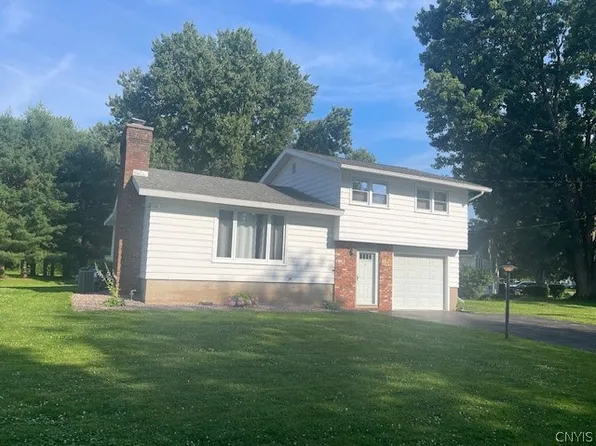 19 Ellen St, Fulton, NY 13069