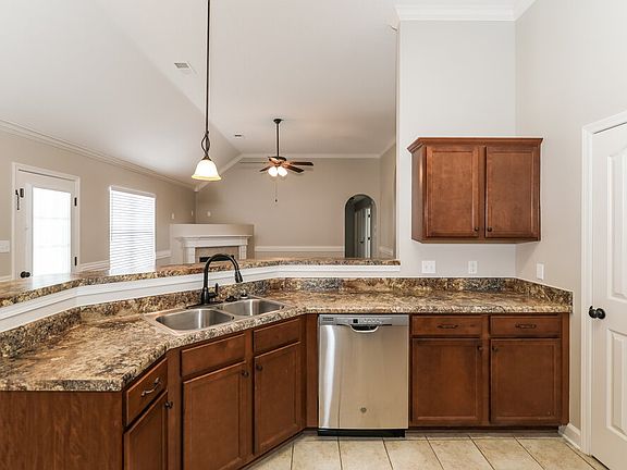 5th image of 8419 Pinnacle Dr