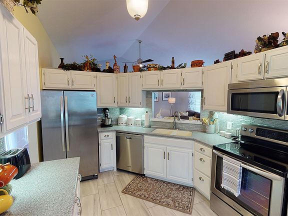 4th image of 59347 Teaberry Ct