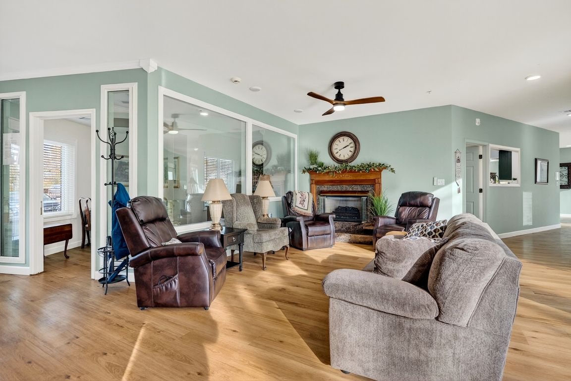 next background image