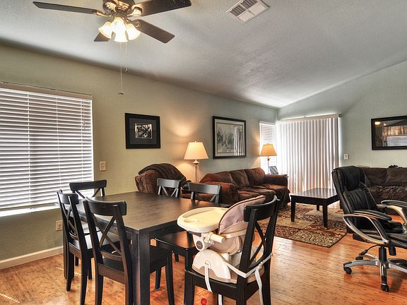 4th image of 585 Pointe Vista Ct