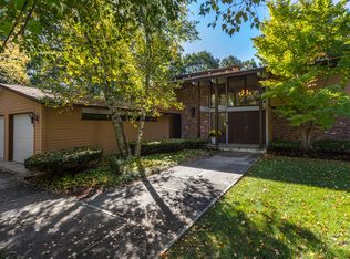 6 Lothrop Cir, Lexington, MA 02420