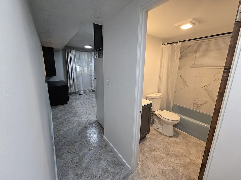 1821 Cromwell Dr #B — Photo 17