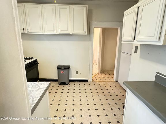 5th image of 420 N Deerfield Ave