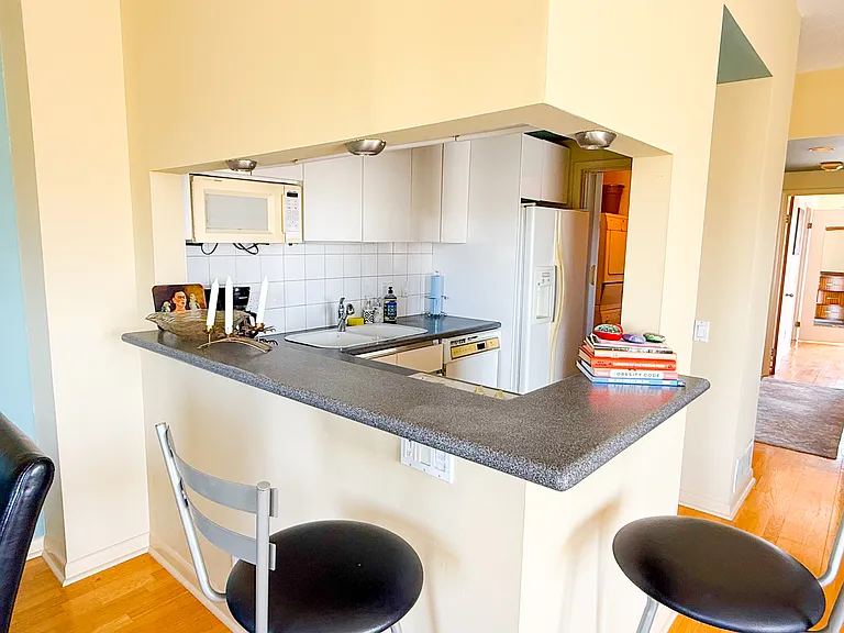 587 Virginia Ave NE #Penthouse 1 — Photo 9