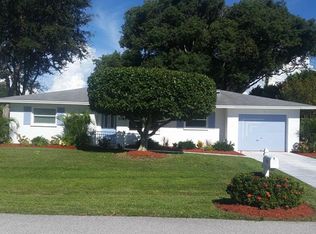 1785 Coconut Dr, Venice, FL 34293