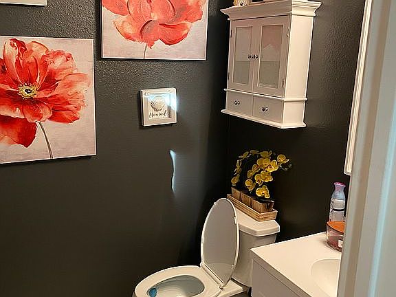 1/2 bathroom 