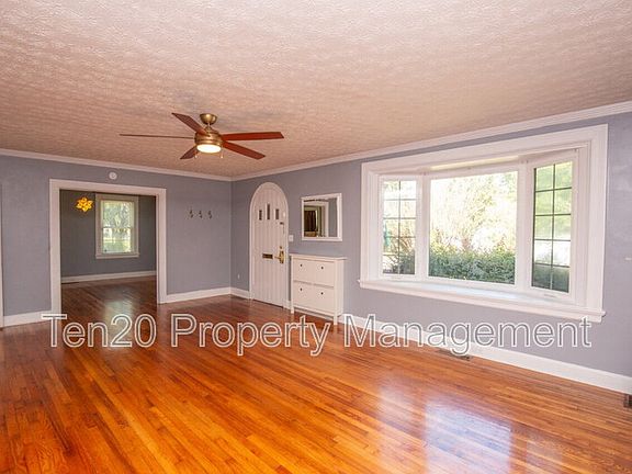 2nd image of 1708 Slade Dr