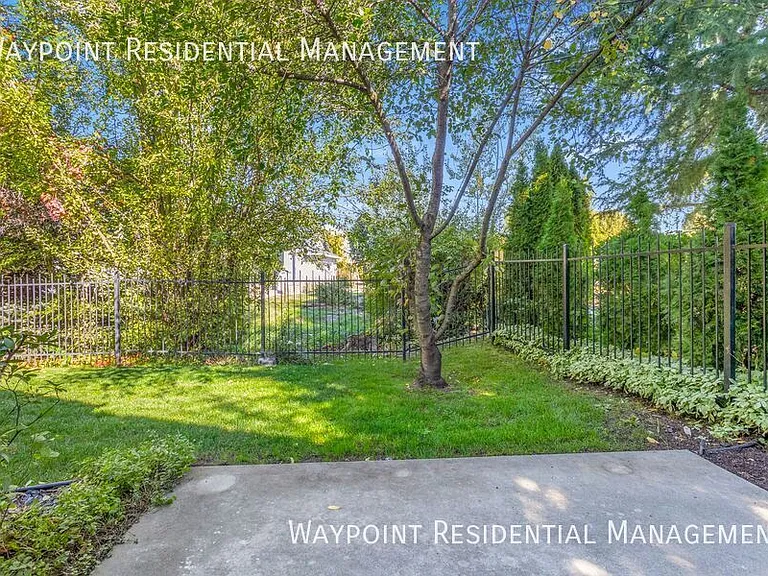 9640 W Sleepy Hollow Ln — Photo 35