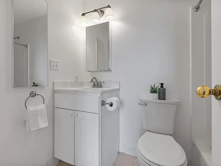 4 Charlesgate E #601 — Photo 11