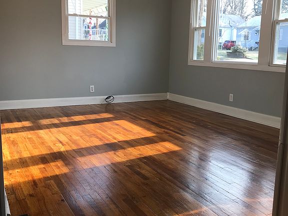 3rd image of 176 Euclid Ave