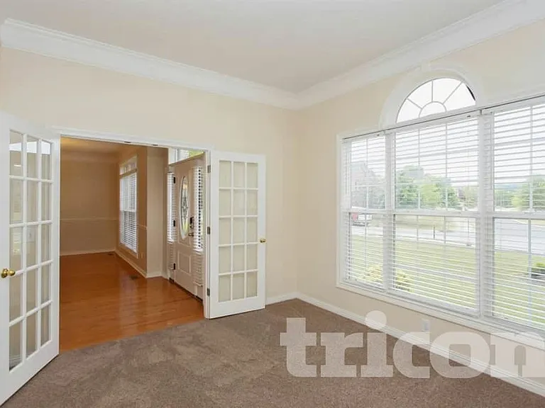 101 Crooked Creek Ct — Photo 7