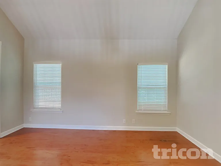 217 Titans Cir — Photo 3
