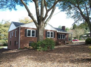 100 Lullwater Rd, Greenville, SC 29607