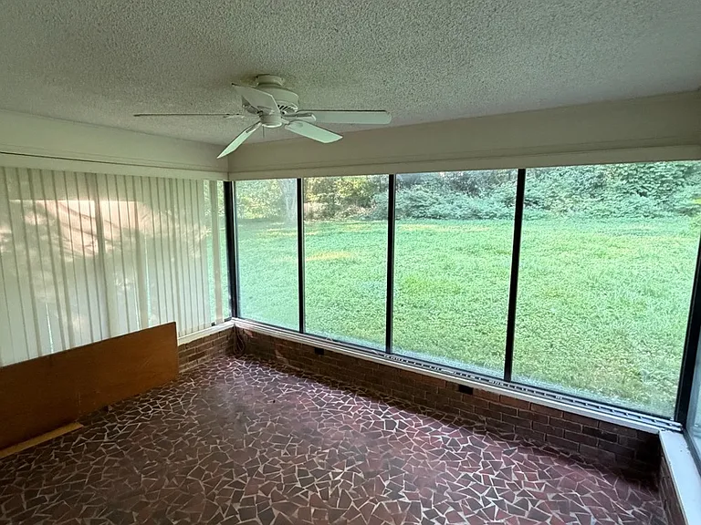 54 Dickson Cir — Photo 19