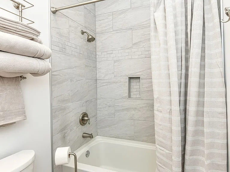 2645 N College Ave #C — Photo 15