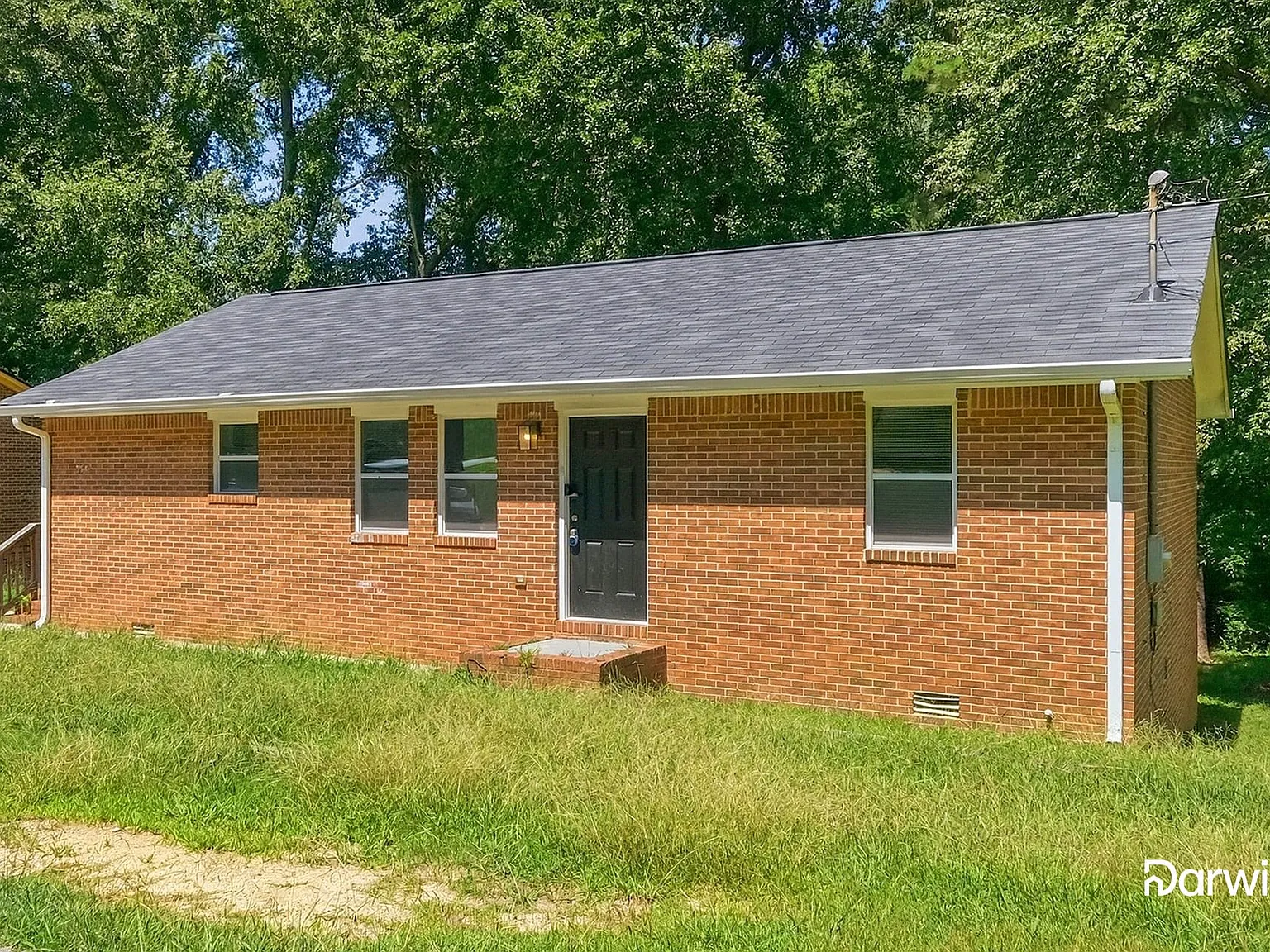 3 bed, 2.0 bath, 1204 sqft, $1,385 — Photo 2