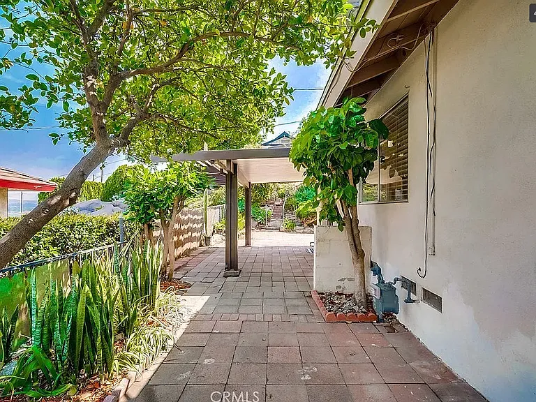 6310 Avenue De Palma — Photo 31