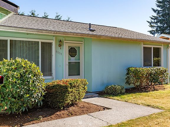 4th image of 4004 118th Pl NE
