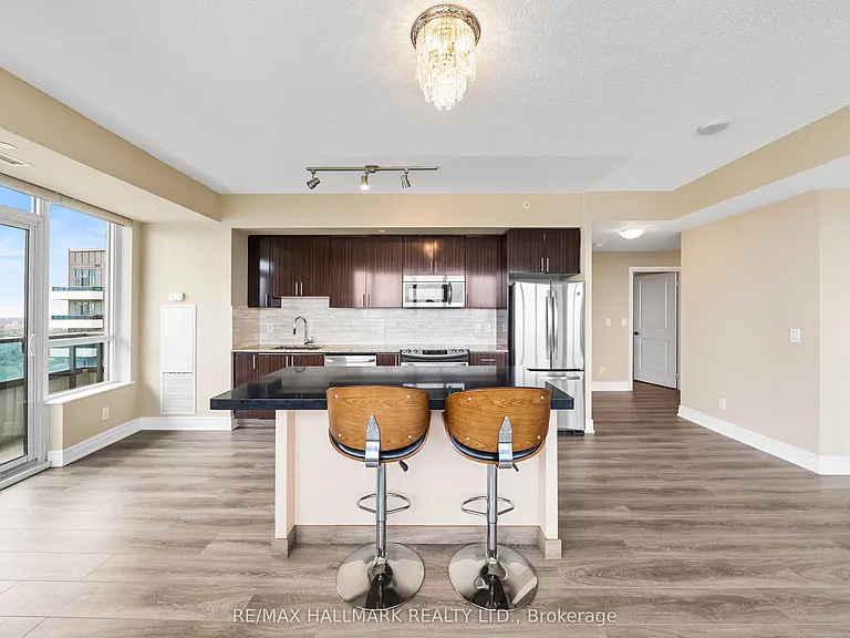 7171 Yonge St #Penthouse 301 — Photo 10