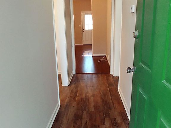 3rd image of 5714 Worchester Dr