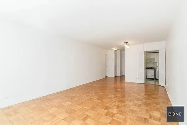 Sold by Bond New York | media 2