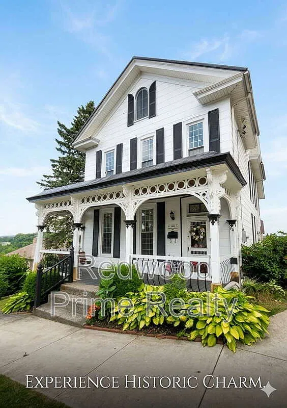5 bed, 3.0 bath, 2700 sqft, $1,876 — Photo 1
