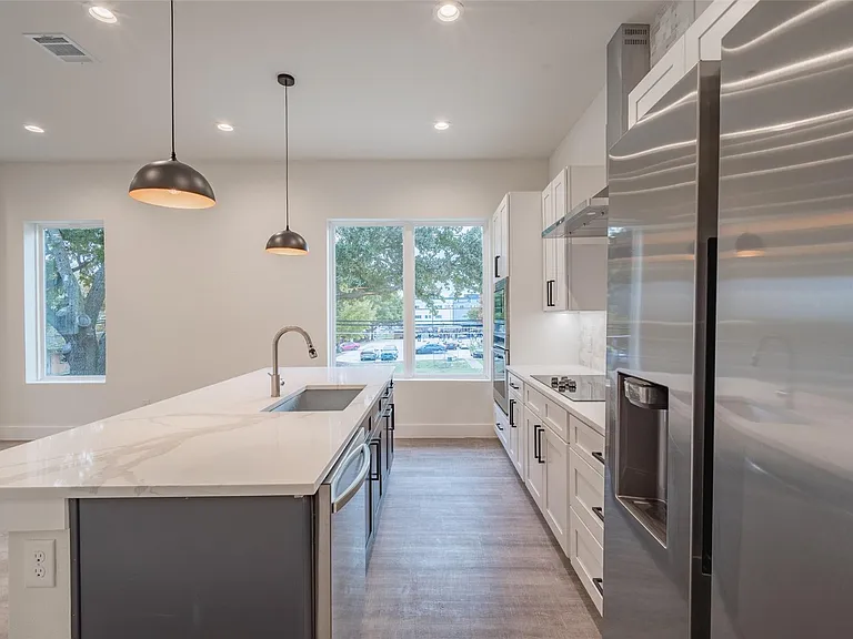 1614 N Fitzhugh Ave #301 — Photo 5