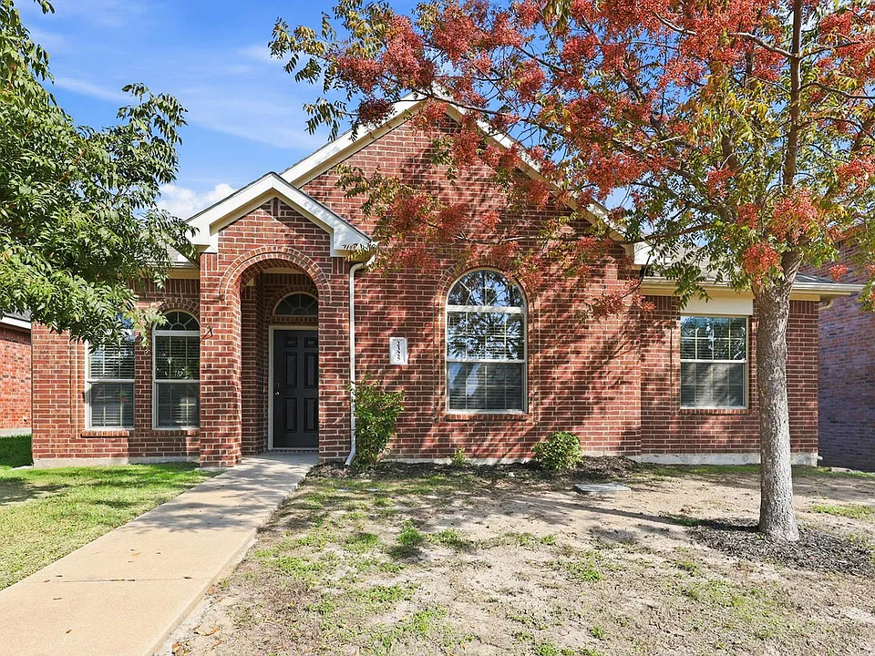 2325 Montrose Ln