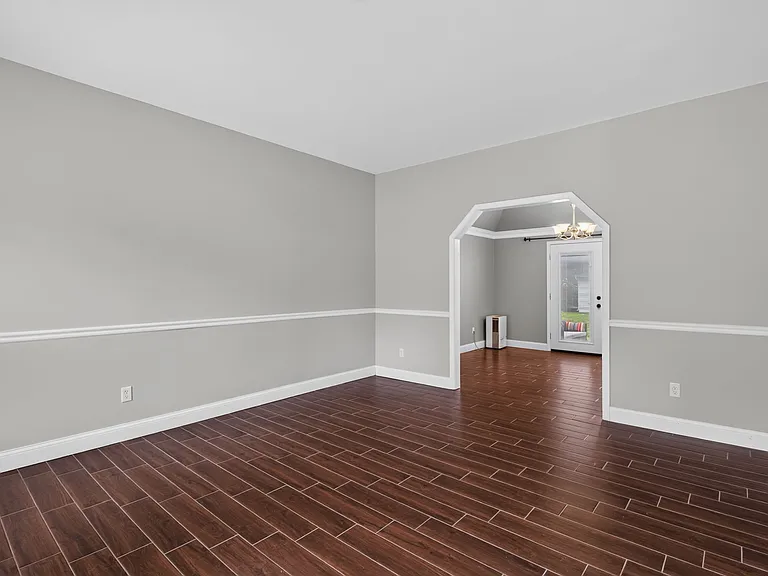 898 Gunston Ct — Photo 4
