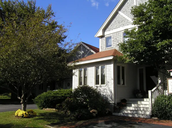 15 Hammersmith Rd Unit 32A, Newport, RI 02840
