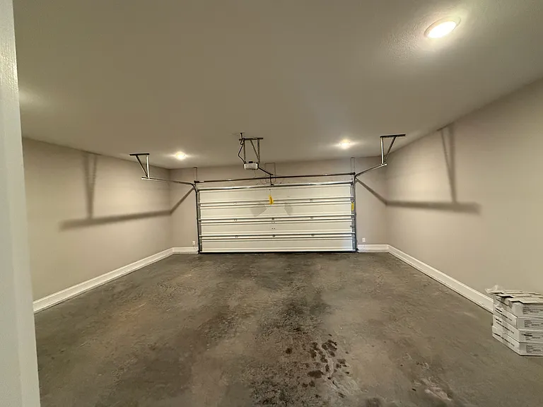 336 Broadberry Ave — Photo 9