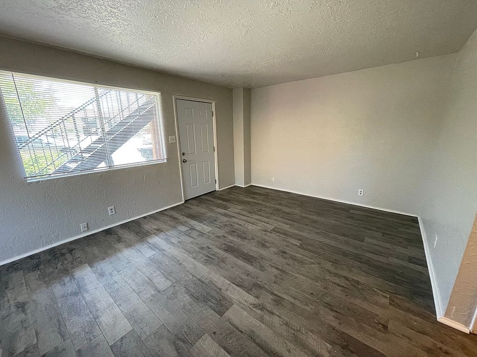 1st image of 405 Dorado Ct SE #B