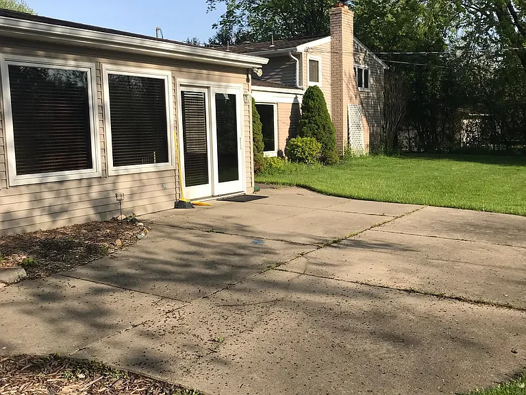 3891 Eastbourne Dr — Photo 15