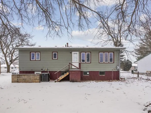 Starview Dr 1416, 1416 Starview Dr #B, Cedar Falls, IA 50613