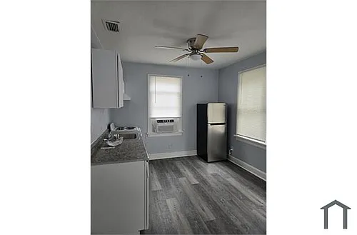 1192 W 10th St #2 Photo 1