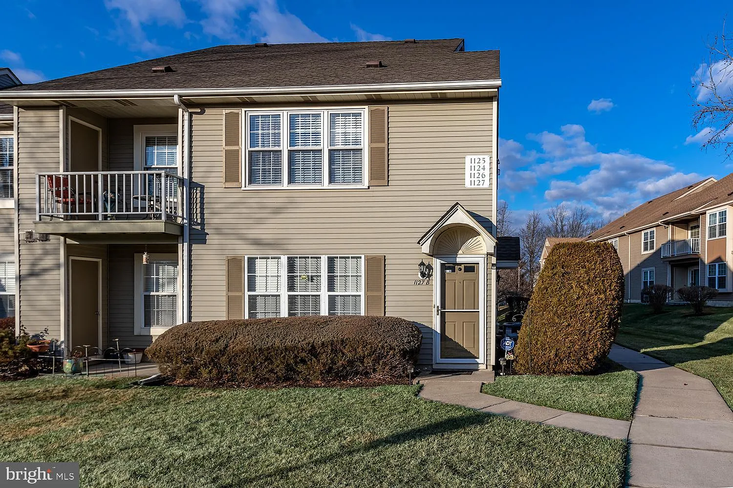 1127 Thornwood Dr photo 1