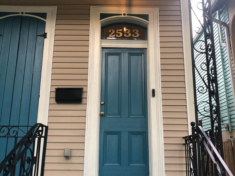 1st image of 2533 Banks St