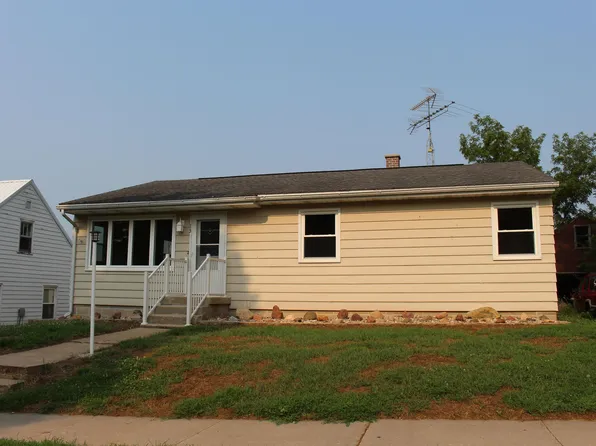 13 S Orange St, Kiron, IA 51448