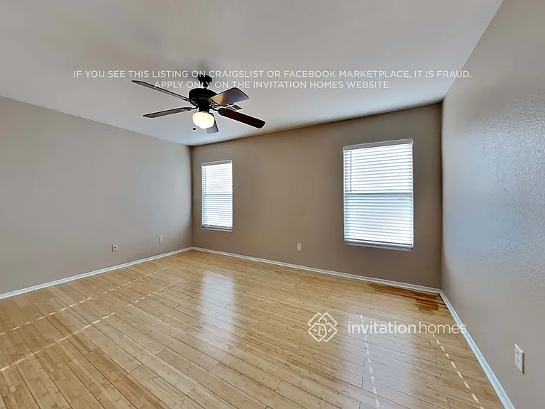 255 Palmarosa St — Photo 16