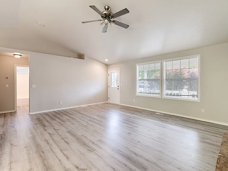 2173 S Petra Ave — Photo 5