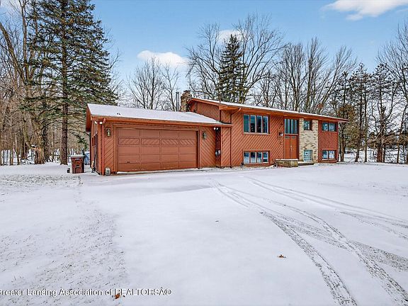 2nd image of 1500 Frost Rd