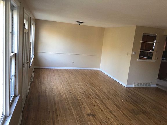 4th image of 149 W Winspear Ave #2