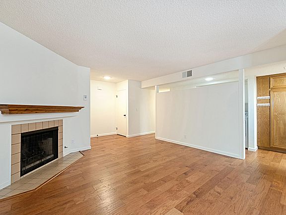 5th image of 6716 Clybourn Ave Unit 132