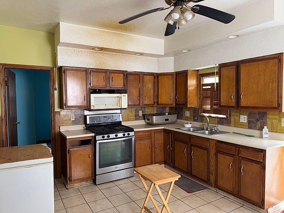 5th image of 2696 Grasmere Ave