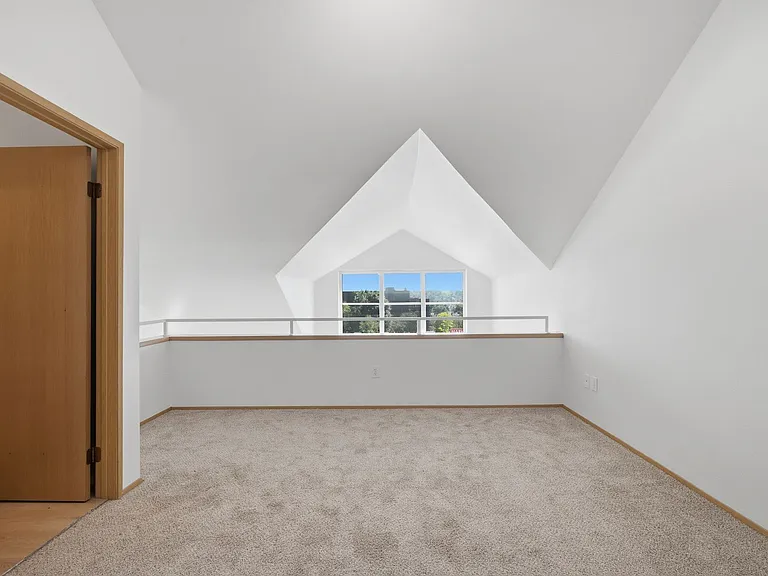 Fremont Court — Photo 29