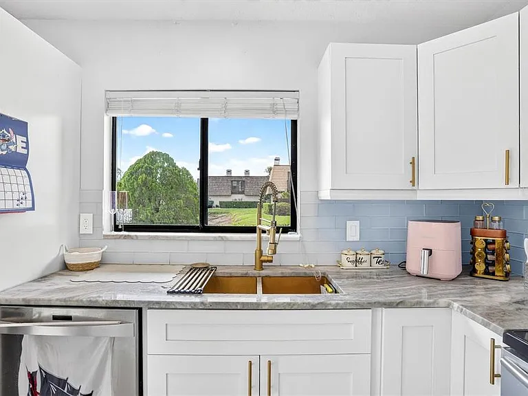 15317 W Pond Woods Dr #103 — Photo 14