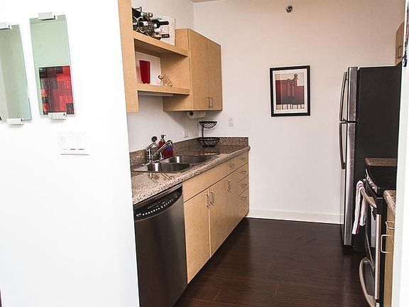 3rd image of 425 W Beech St Unit 1306