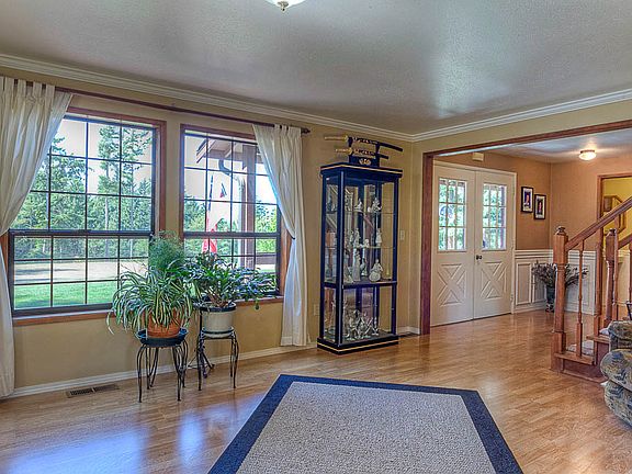 5th image of 10205 NE Kingston View Ct